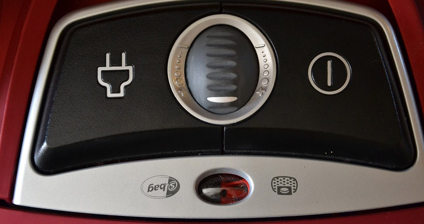 sostituire batteria robot aspirapolvere